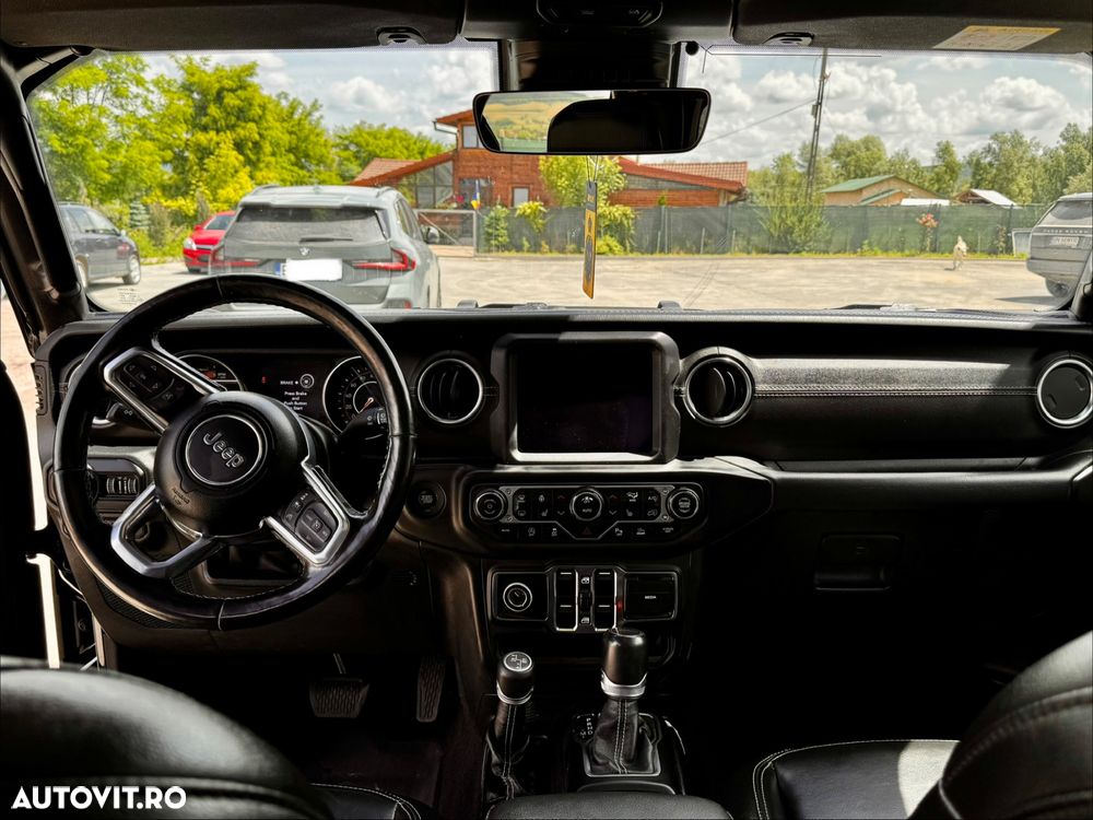 Jeep Gladiator 3.0L V6 AT8 4x4 264 CP Launch Edition - 7
