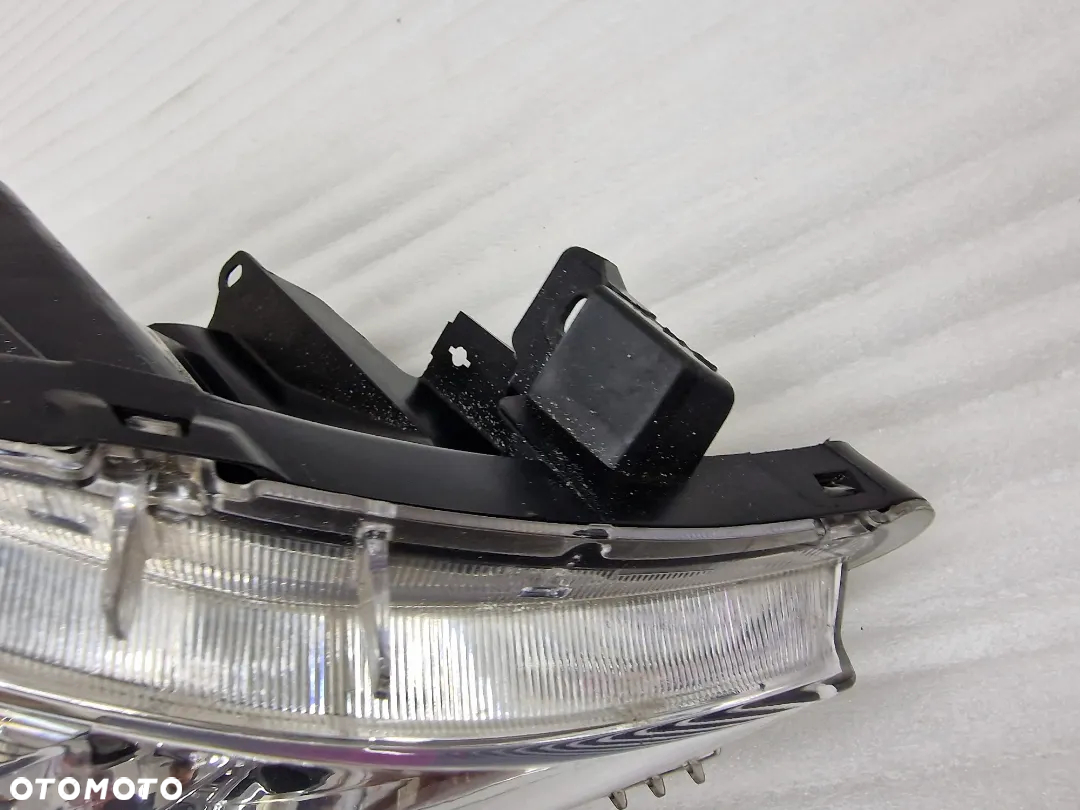 TOYOTA AURIS I LIFT 09-12 PRAWA LAMPA PRZEDNIA PRZÓD , NR 81110-02A40 / 89903723 / 89903691 , NR AUKCJI LL446 - 6