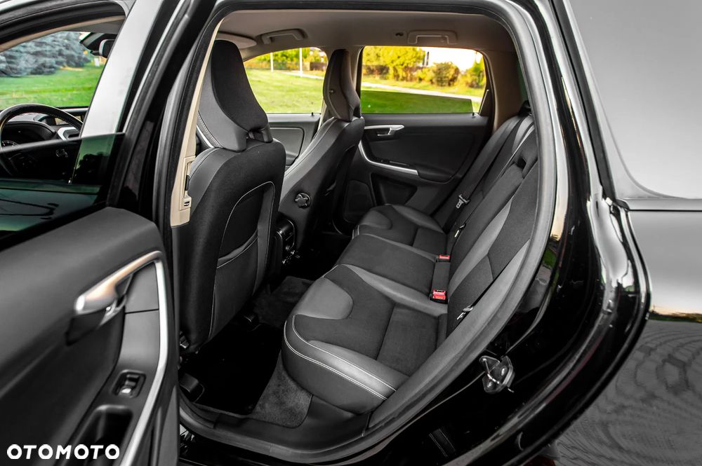 Volvo XC 60 D5 AWD Summum - 9