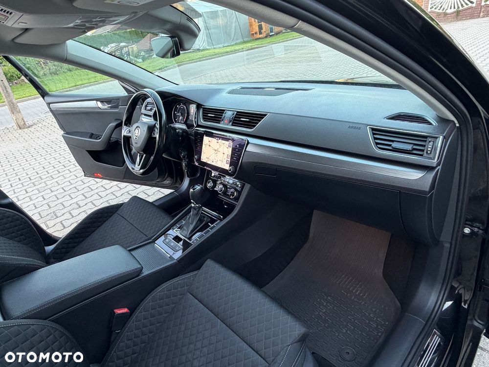 Skoda Superb 2.0 TDI DSG Sportline - 26