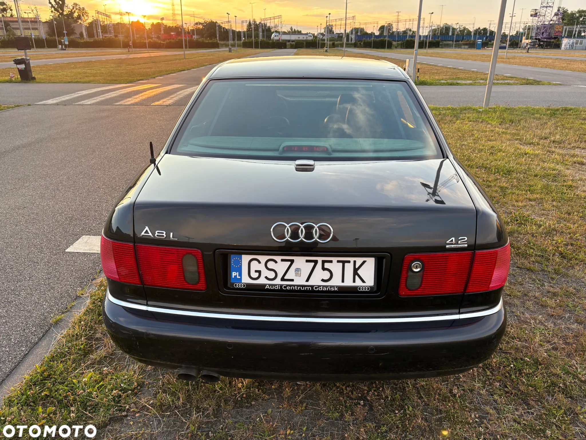 Audi A8 4.2 L Quattro - 11