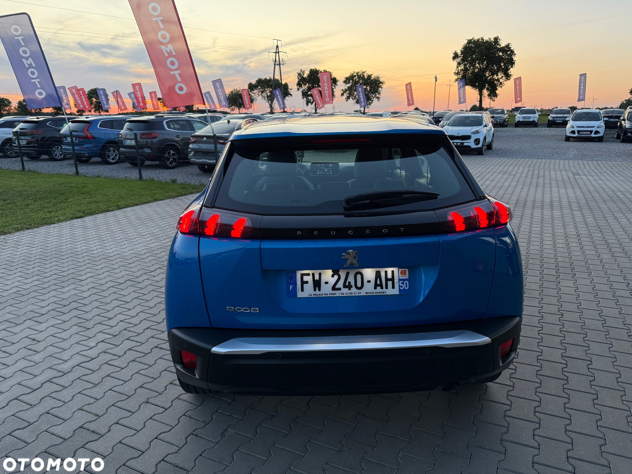 Peugeot 2008 1.2 PureTech Allure S&S - 9