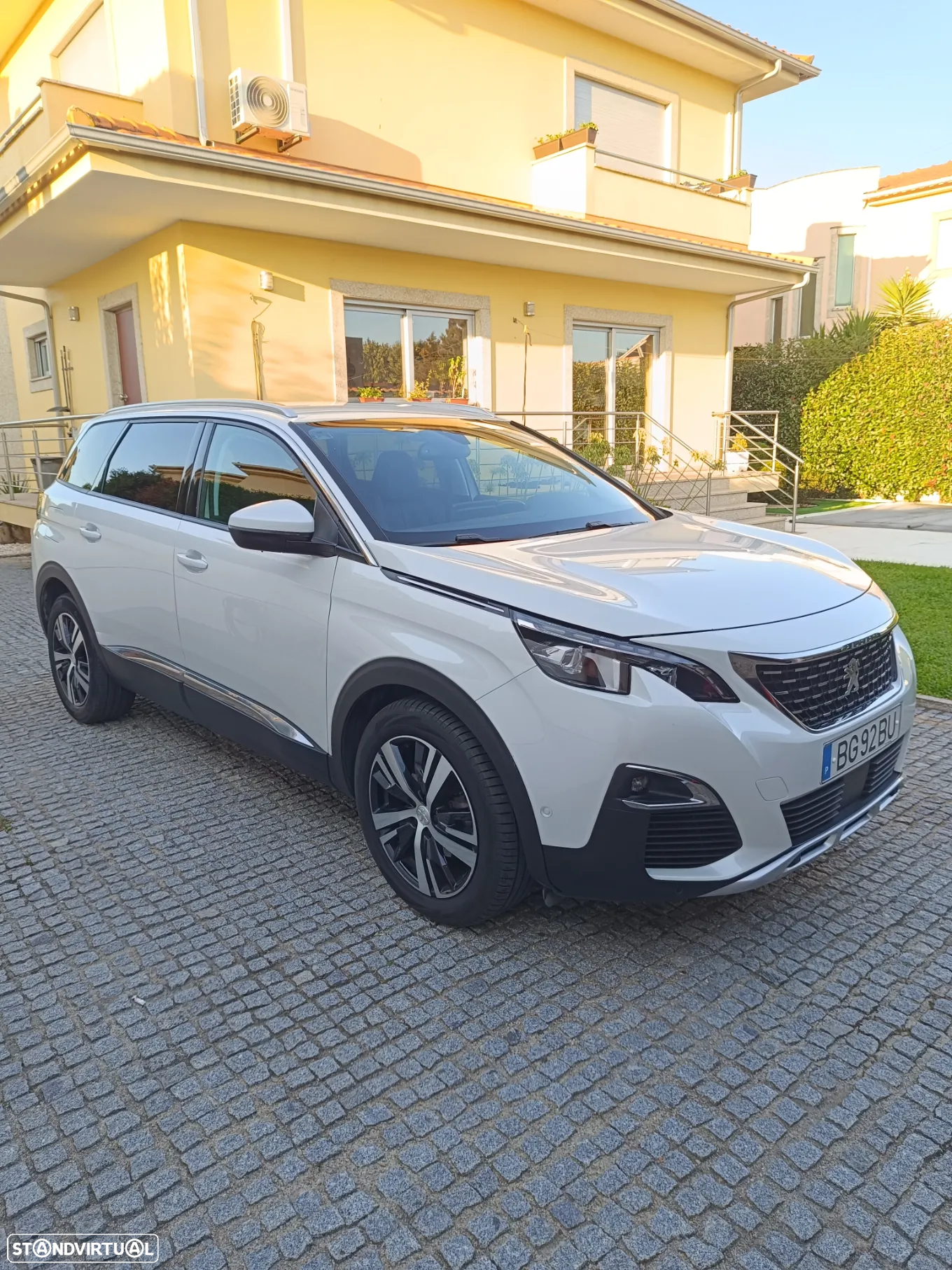 Peugeot 5008 1.5 BlueHDi Allure EAT8 - 3