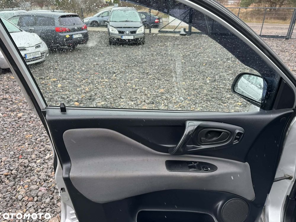 Mitsubishi Space Star 1.6 Family - 10