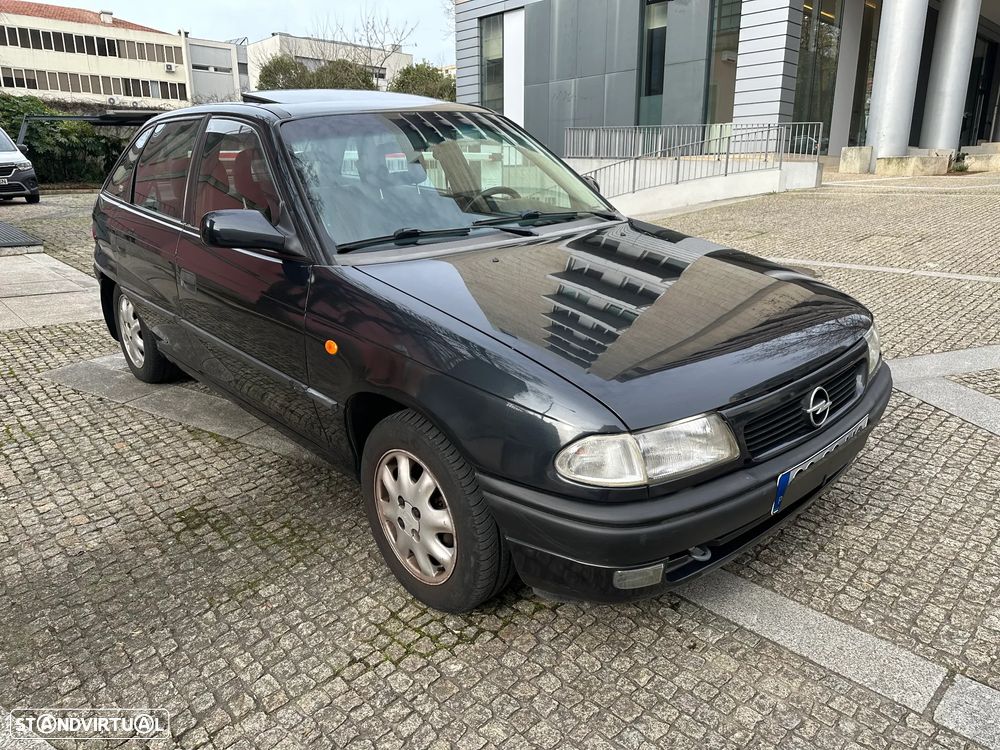 Opel Astra 1.4i 16V Sport - 11