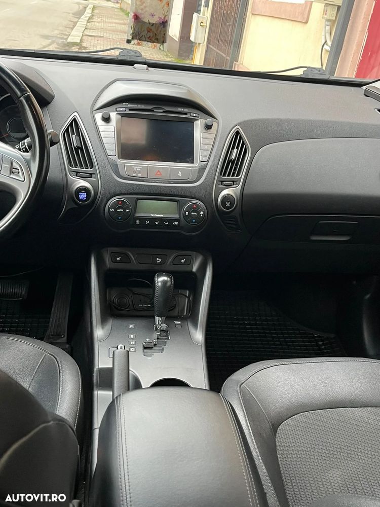 Hyundai ix35 2.0 CRDI 4WD Automatik Finale Silver - 2