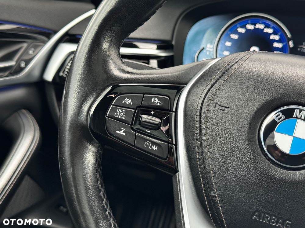 BMW Seria 5 520d Sport Line - 15