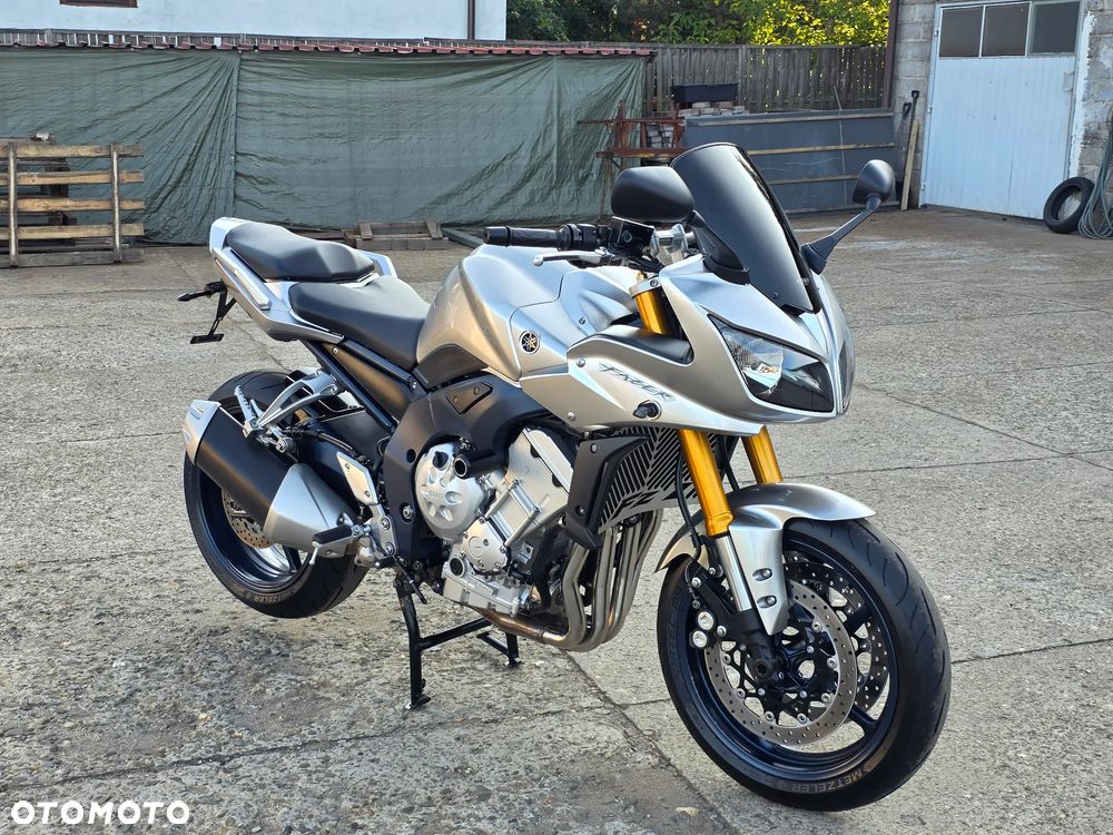 Yamaha FZ - 11