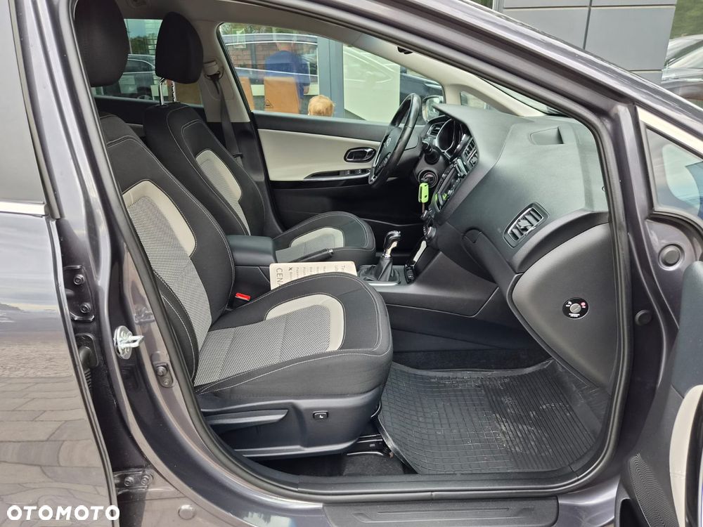 Kia Ceed - 29