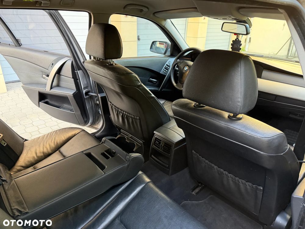 BMW Seria 5 525d - 8