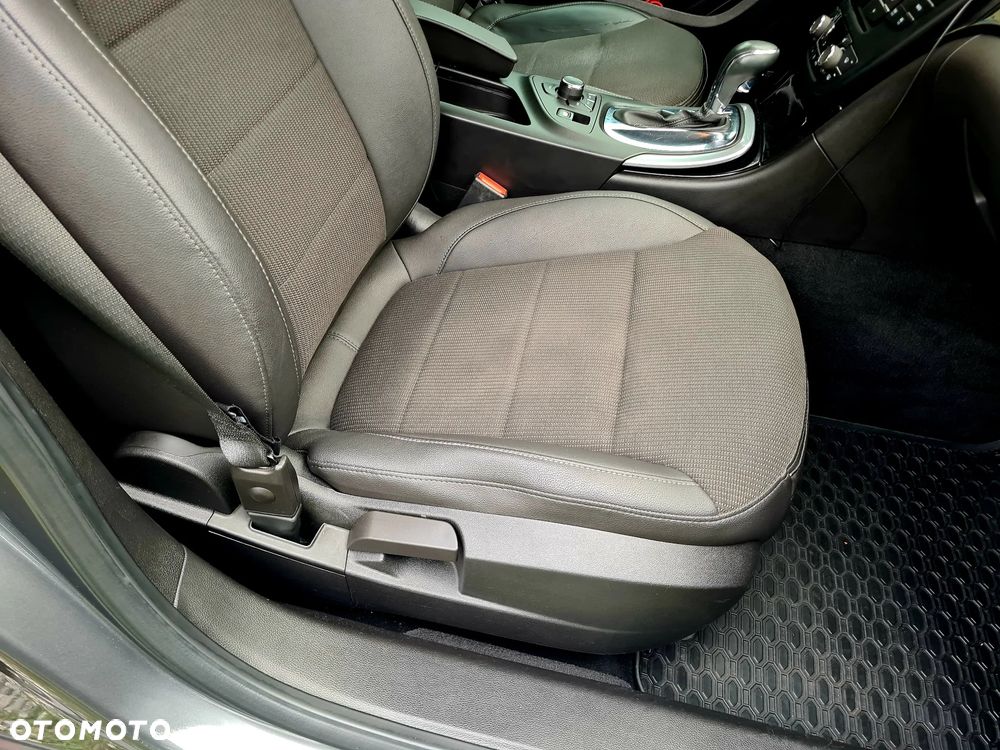 Opel Insignia 2.0 Turbo 4x4 Cosmo - 16