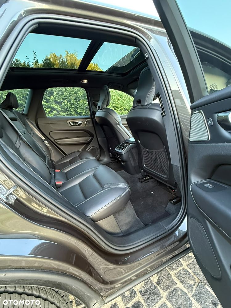 Volvo XC 60 D5 AWD R-Design - 18
