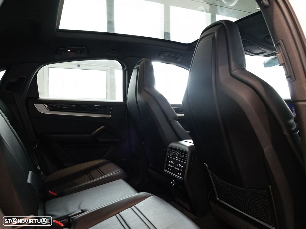 Porsche Cayenne Coupé S E-Hybrid - 33