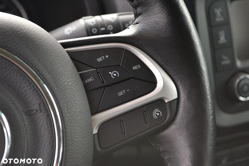 Jeep Renegade 1.4 MultiAir DSG Longitude - 29