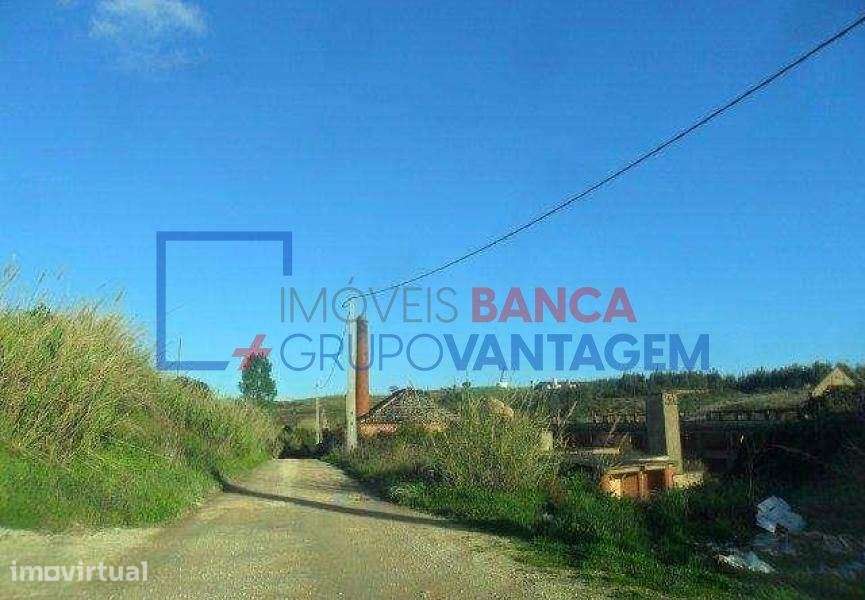 Prédio Misto em Alenquer para reconstrução total - Grande imagem: 5/9