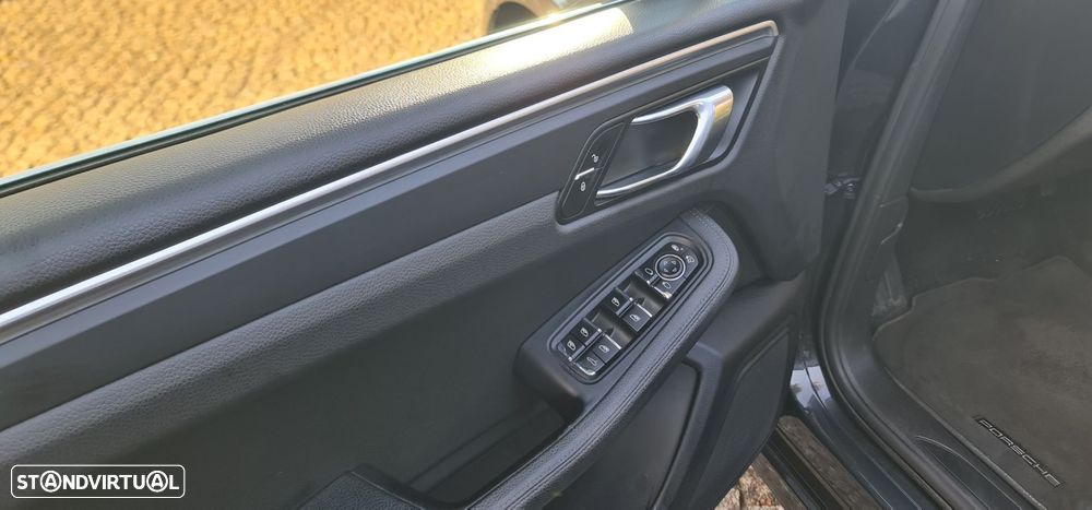 Porsche Macan - 34
