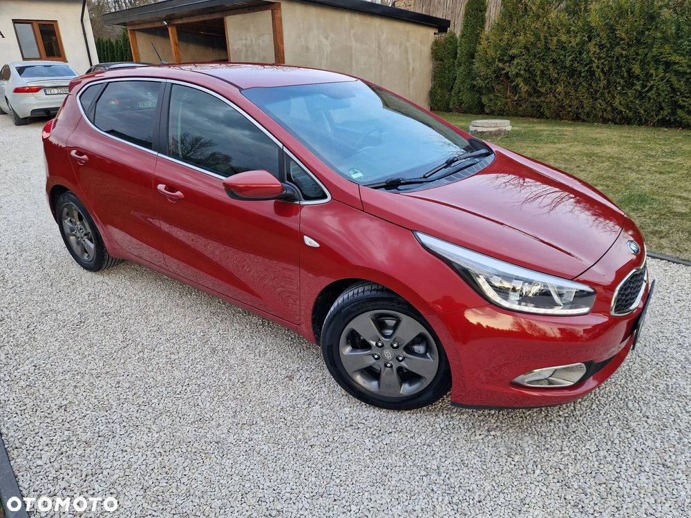 Kia Ceed 1.4 CVVT Fifa World Cup Edition - 25