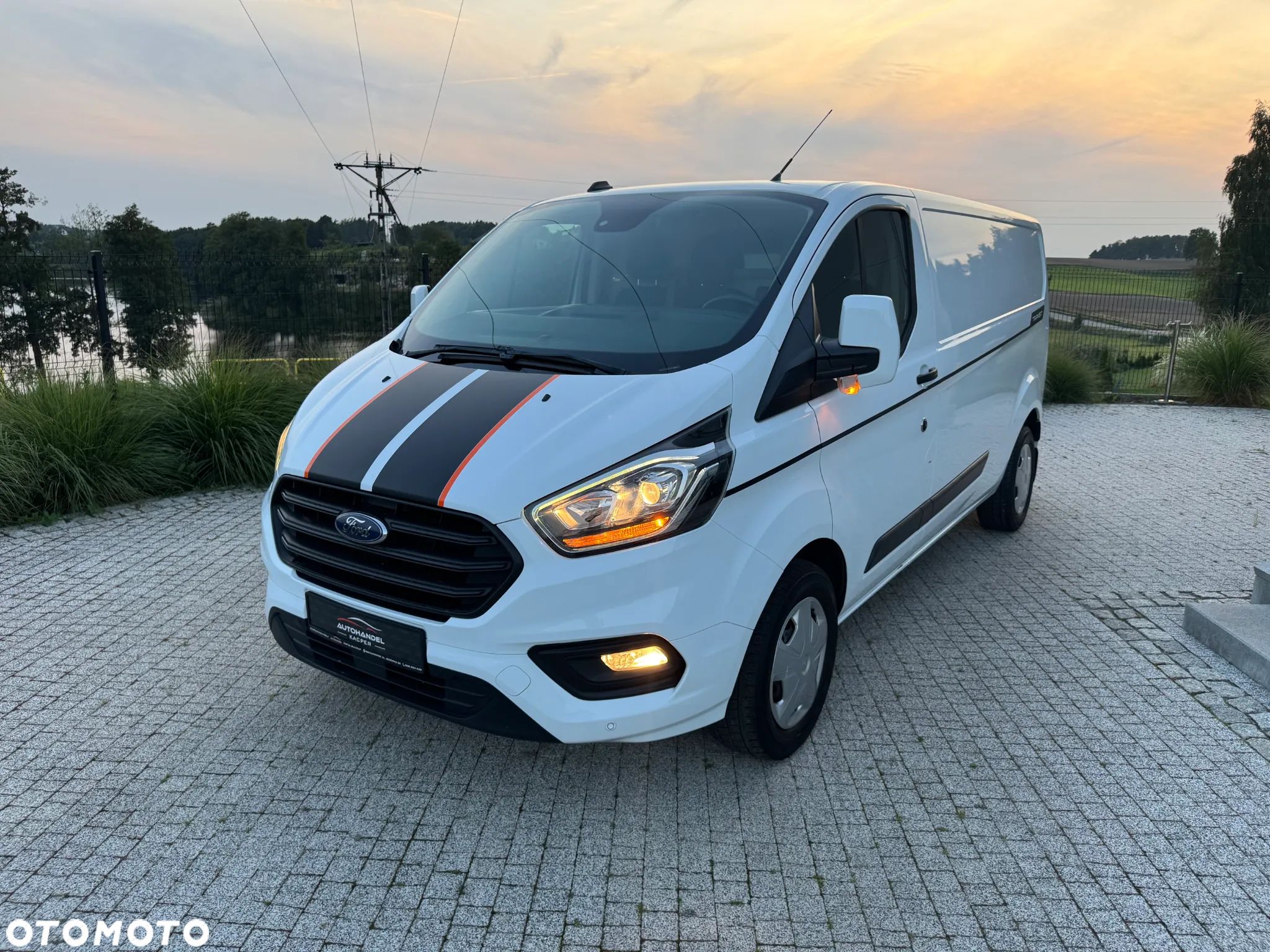 Ford TRANSIT CUSTOM - 1