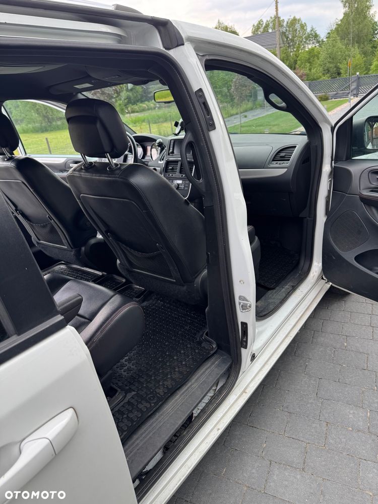 Dodge Grand Caravan 3.6 R/T - 16