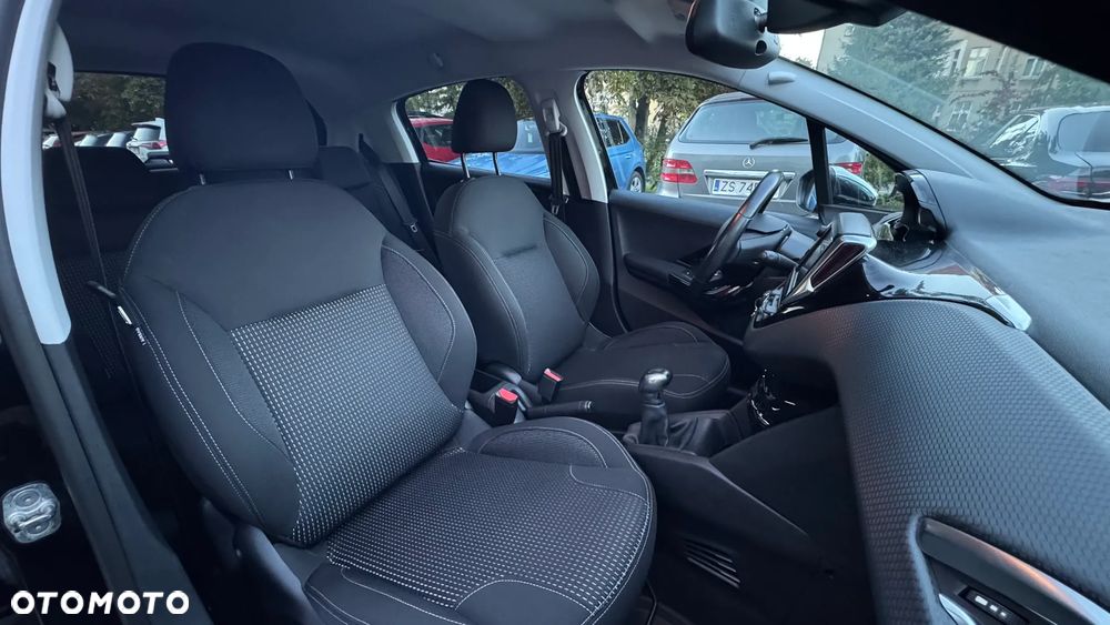 Peugeot 208 1.2 PureTech Allure S&S - 18