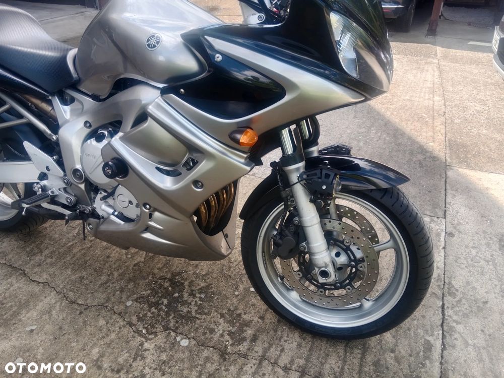Yamaha FZ6 - 3