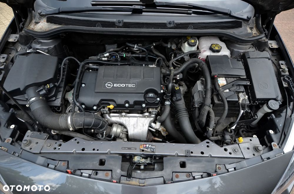 Opel Astra 1.4 T Cosmo - 8