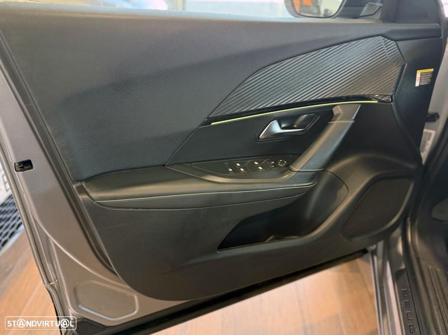 Peugeot 2008 1.2 PureTech GT Pack EAT8 - 29