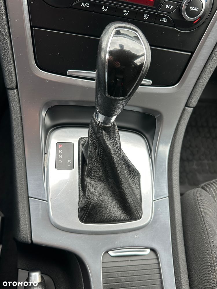 Ford Mondeo 2.0 EcoBoost Titanium X - 34