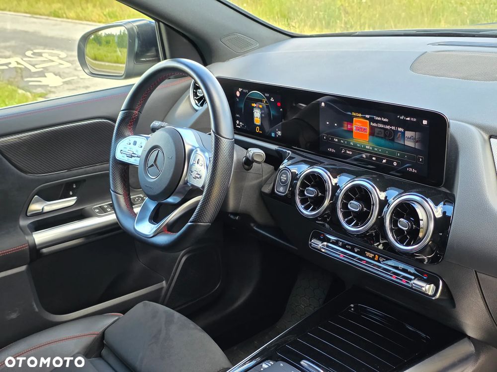 Mercedes-Benz GLA 200 d 8G-DCT AMG Line - 32