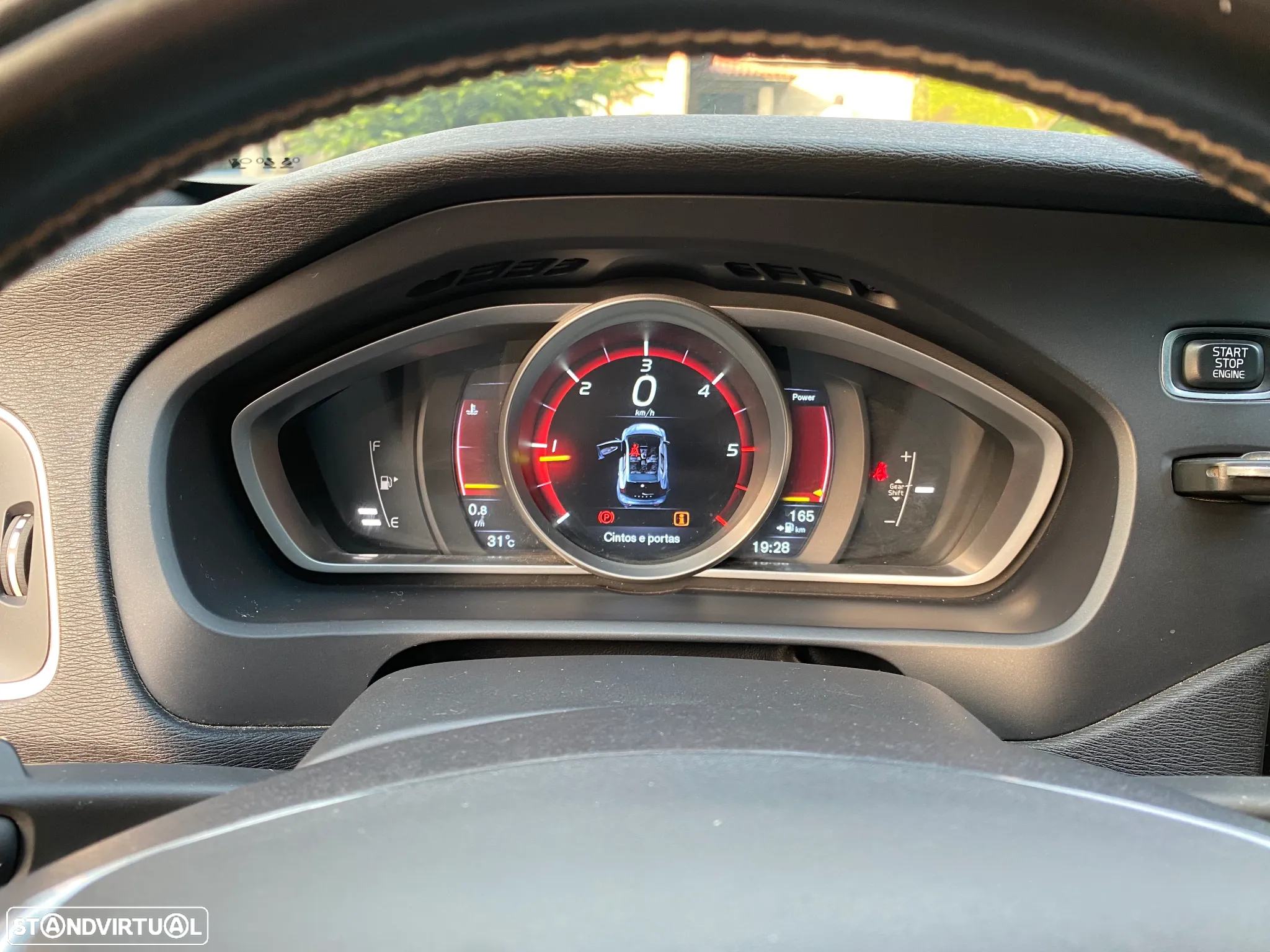 Volvo V40 - 23