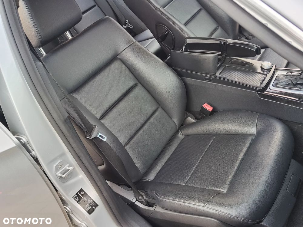 Mercedes-Benz Klasa E 200 CDI DPF BlueEFFICIENCY Automatik Avantgarde - 26