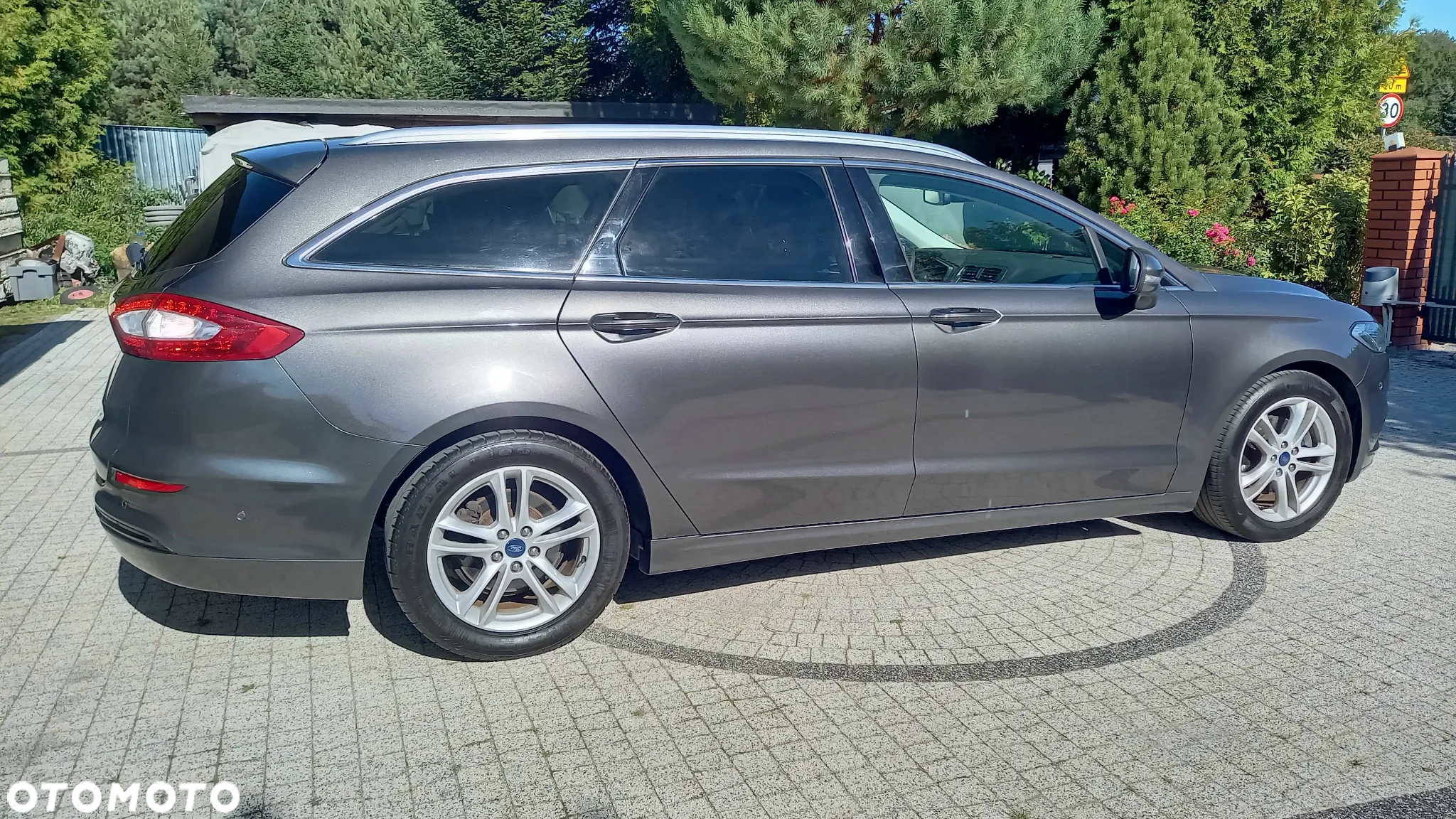 Ford Mondeo - 22