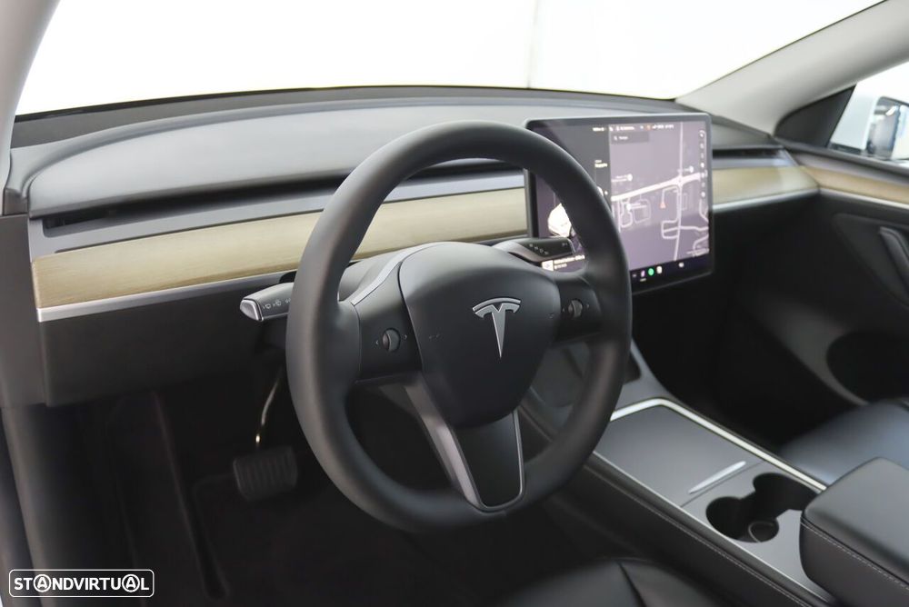 Tesla Model Y RWD - 4