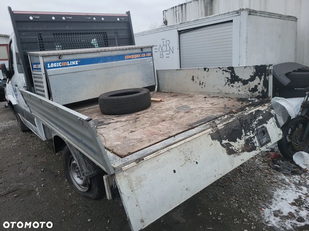 Mercedes-Benz Sprinter - 20