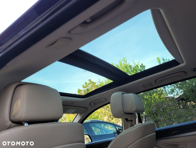 BMW Seria 5 - 32