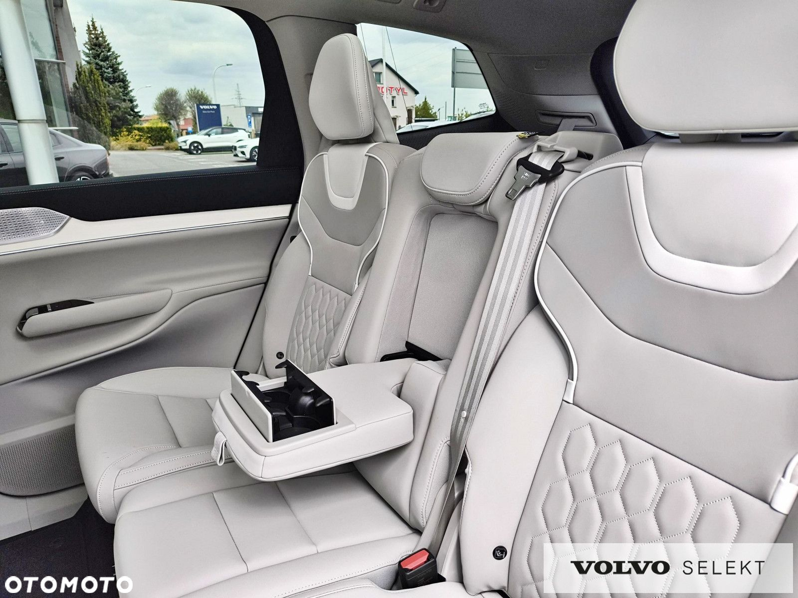 Volvo EX90 - 39