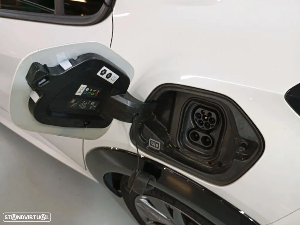 Peugeot e-208 50 kWh Allure - 11