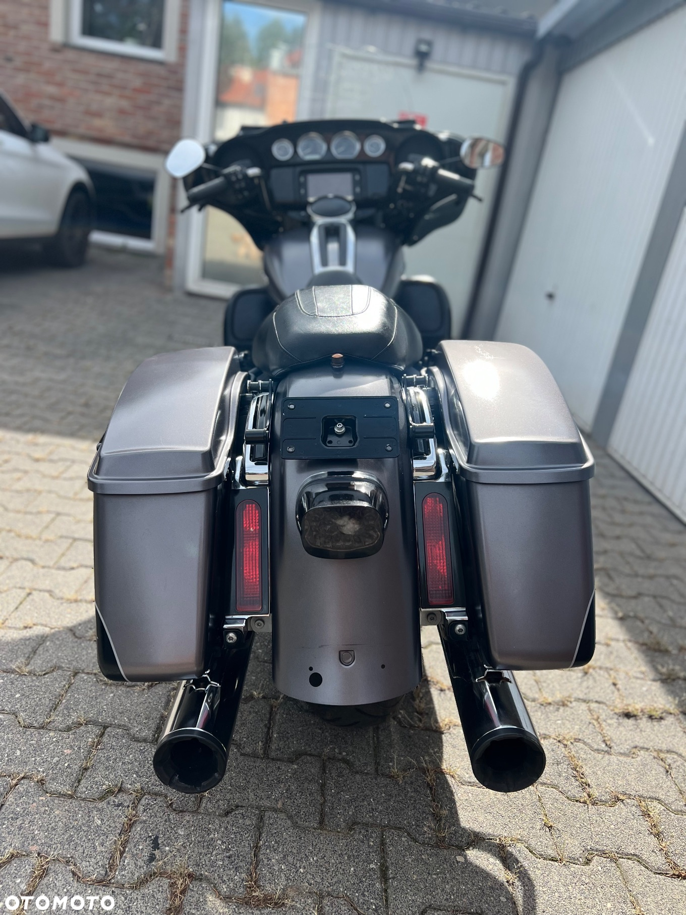 Harley-Davidson FLH Electra Glide - 18