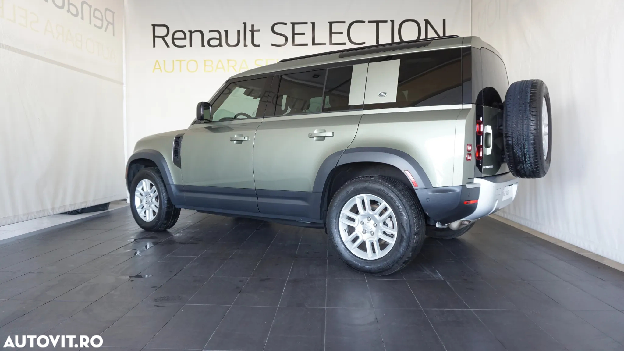 Land Rover Defender 110 2.0P 300 S - 4