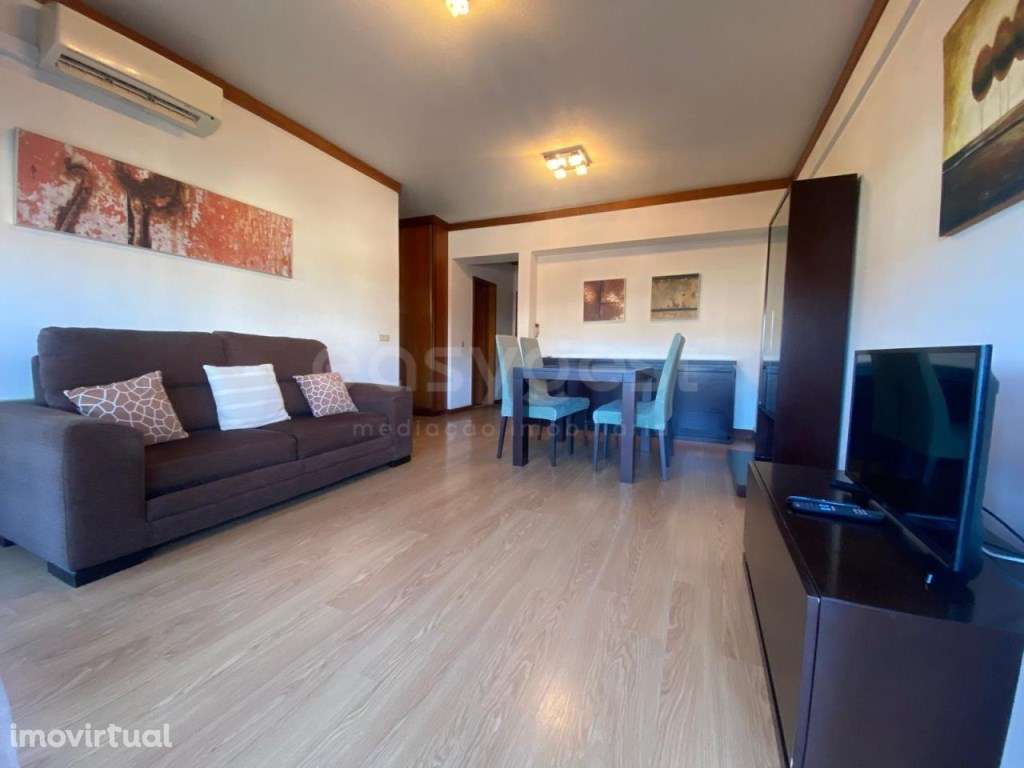 T2 Remodelado na Solum - 6.º Andar, Mobilado, com Varanda grande e ... - Grande imagem: 3/14