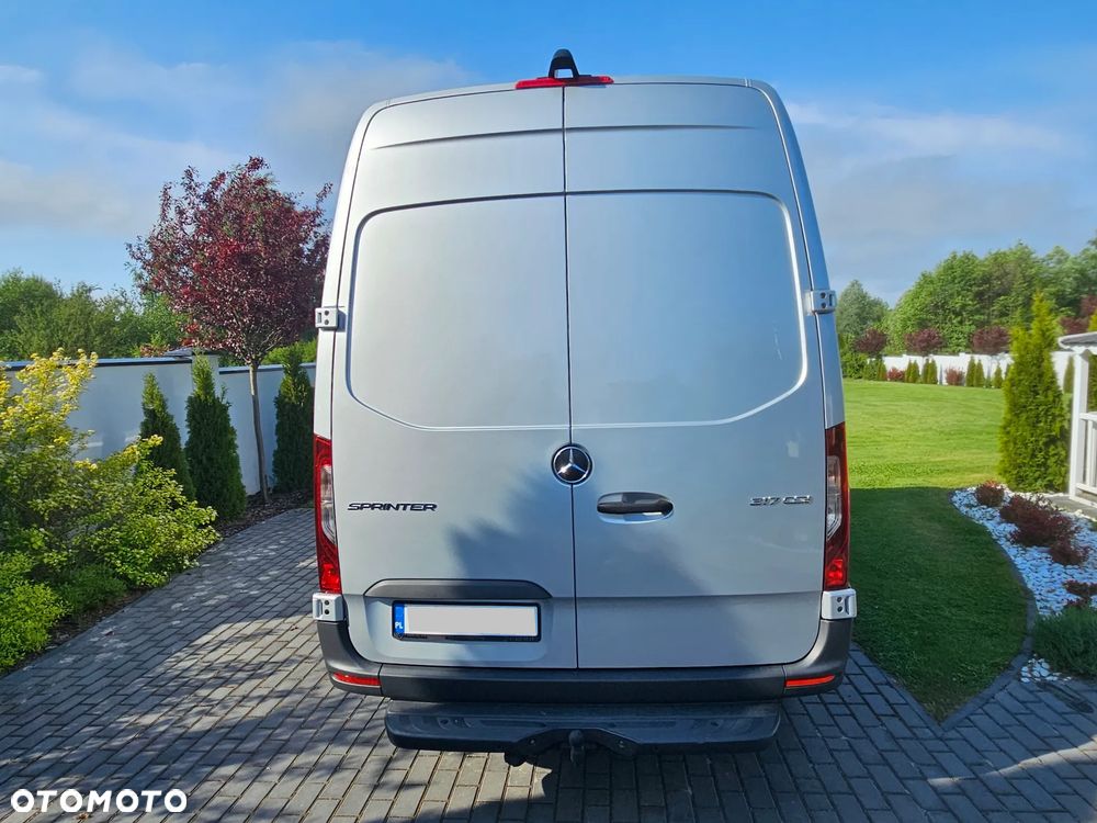Mercedes-Benz Sprinter Long BASE 9G-Tronic 907.235 - 9