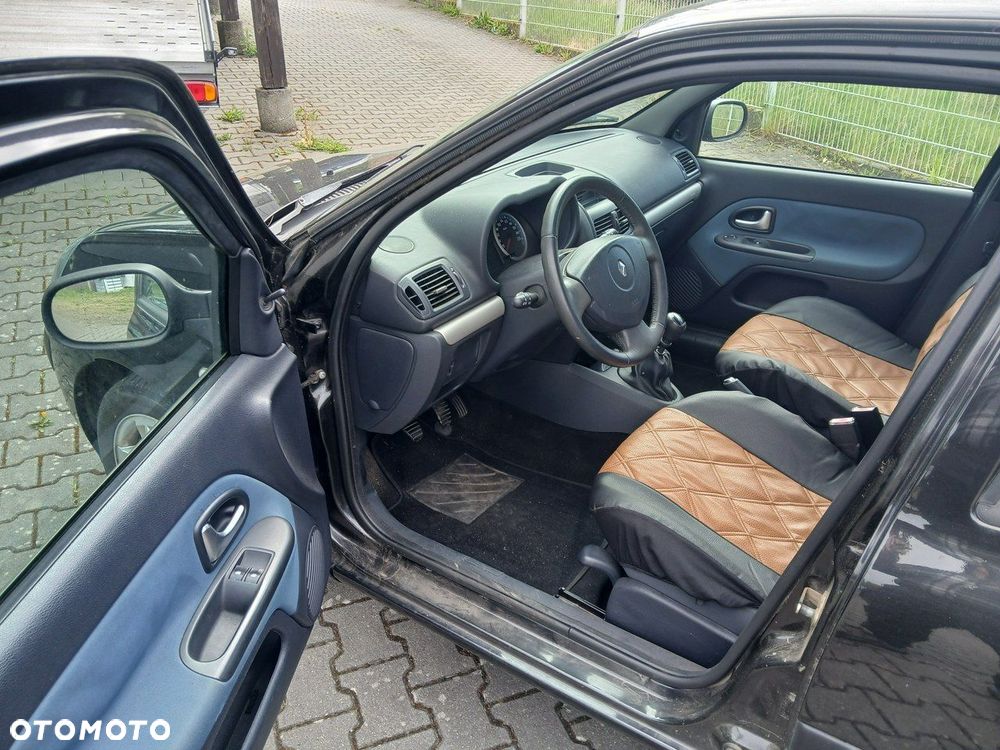 Renault Clio 1.2 16V Alize - 10