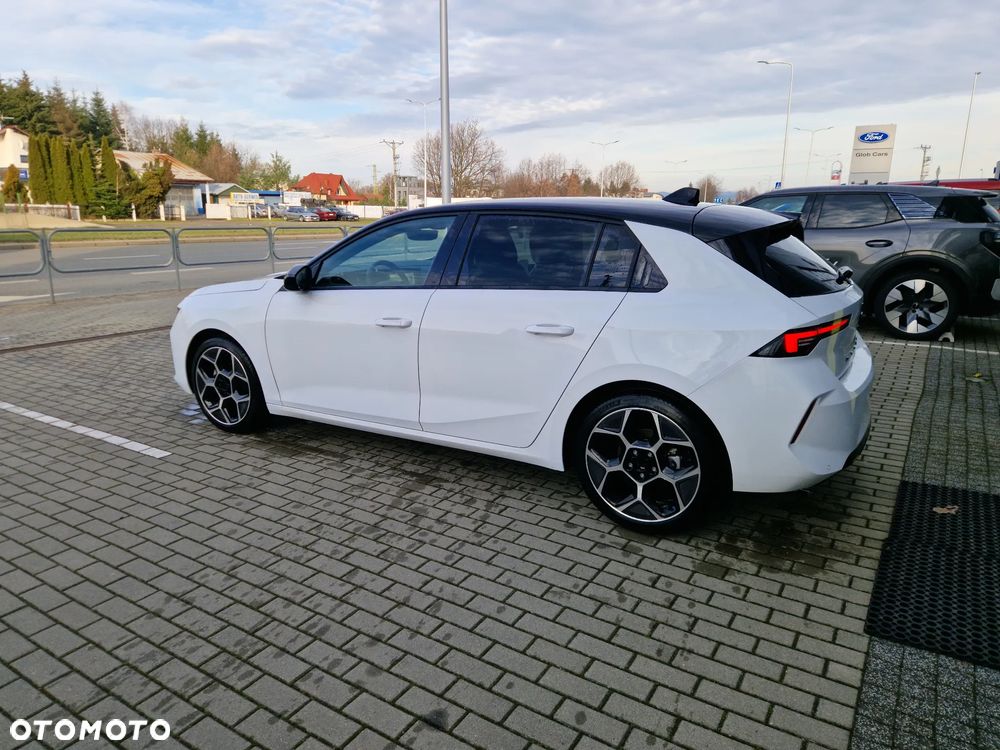 Opel Astra 1.2 T GS Line S&S - 4