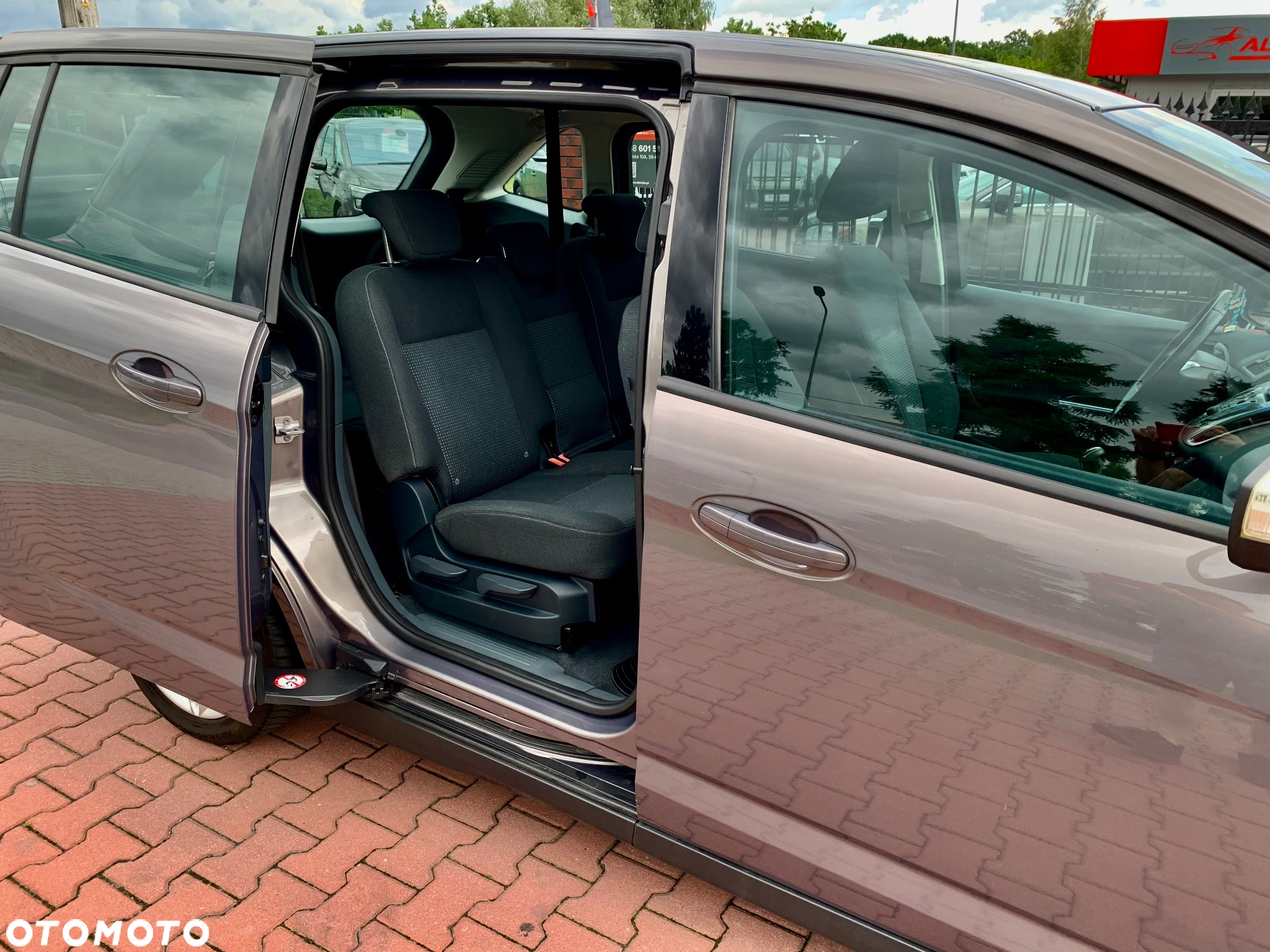 Ford Grand C-MAX - 16