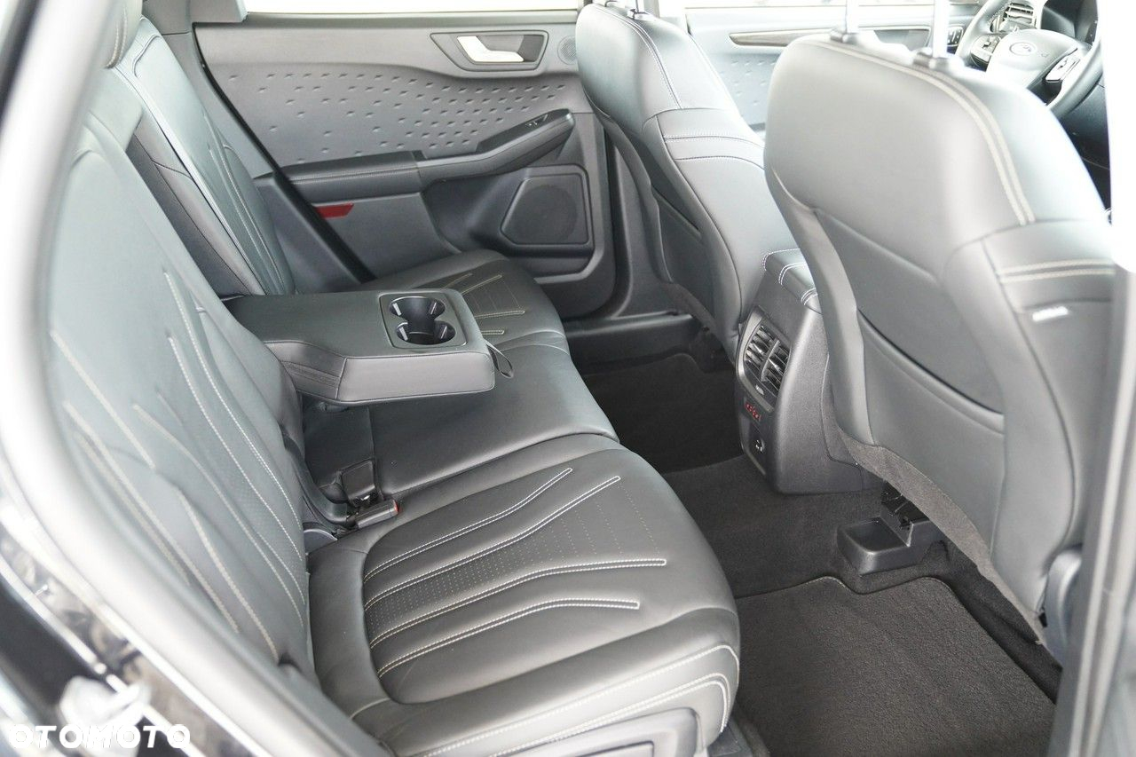 Ford Kuga - 24