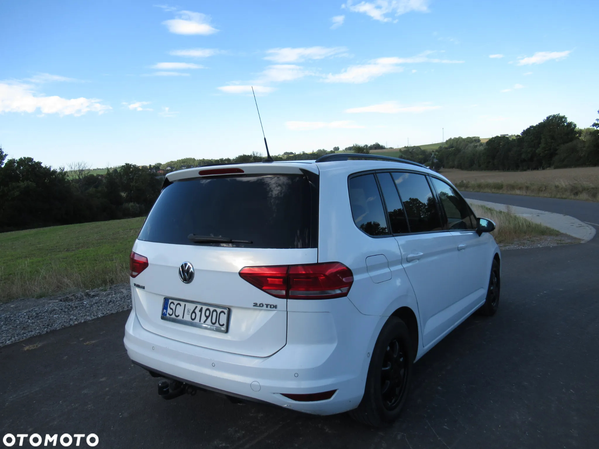 Volkswagen Touran 2.0 TDI BMT Comfortline DSG - 3