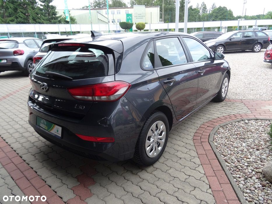 Hyundai i30 1.5 DPI Classic + - 5