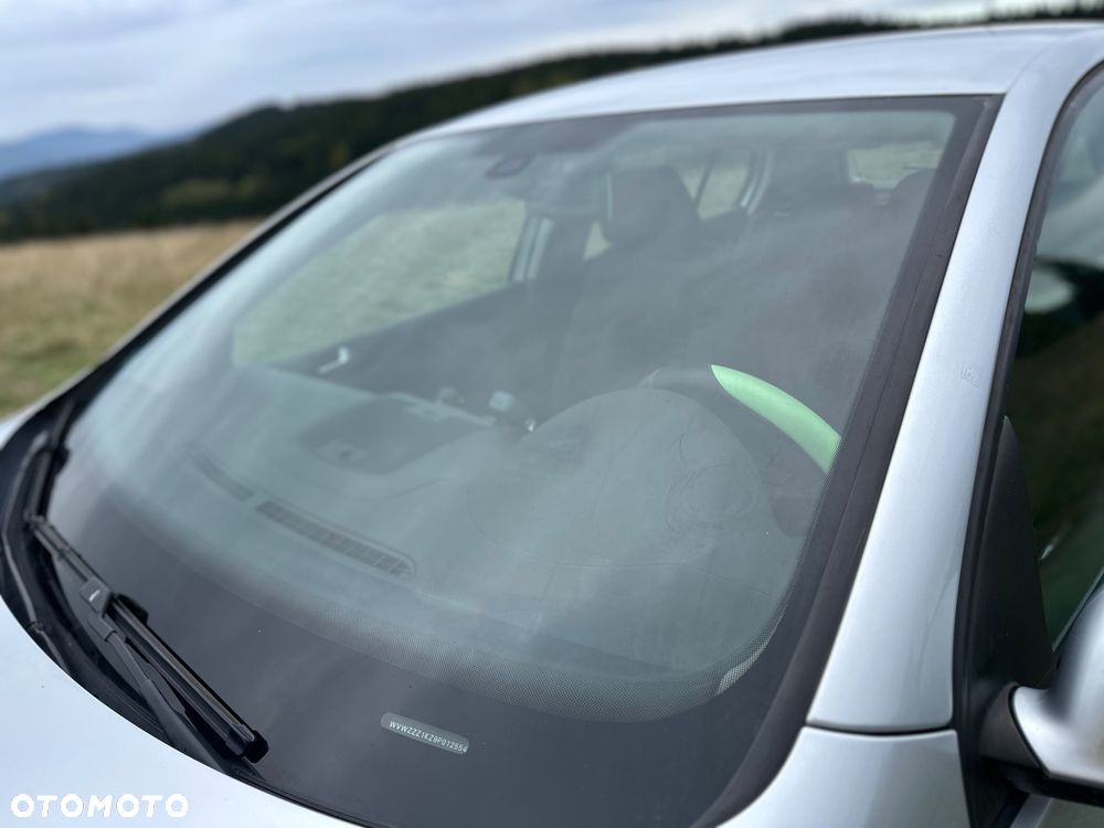 Volkswagen Golf V 1.9 TDI Comfortline - 9