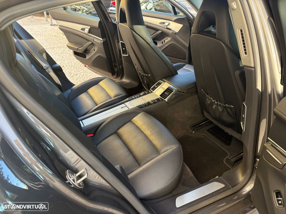 Porsche Panamera - 11