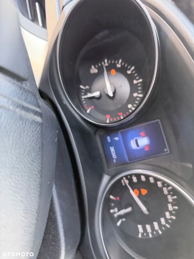 Toyota Avensis 1.8 Premium MS - 11